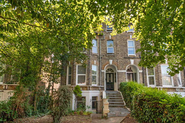 1 Bedroom Flat For Sale In Burnt Ash Hill, London, SE12