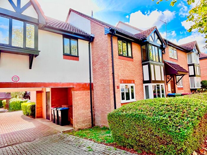 1 Bedroom Flat For Sale In Lynmouth Crescent Furzton, Milton Keynes, MK4