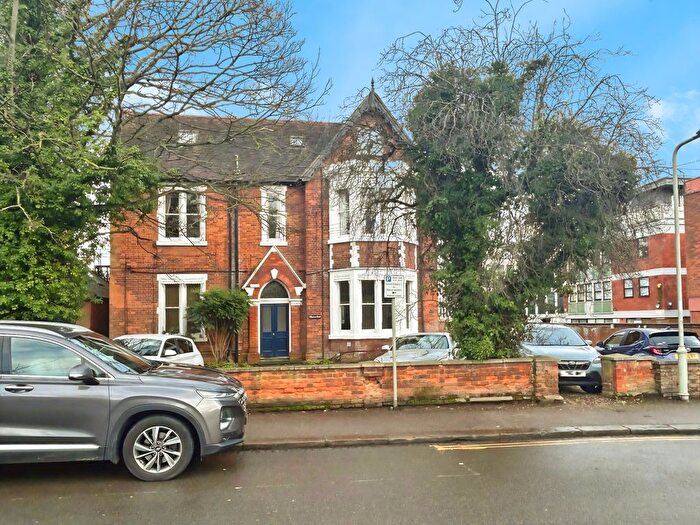 2 Bedroom Flat To Rent In Dynevor Road, Bedford, MK40
