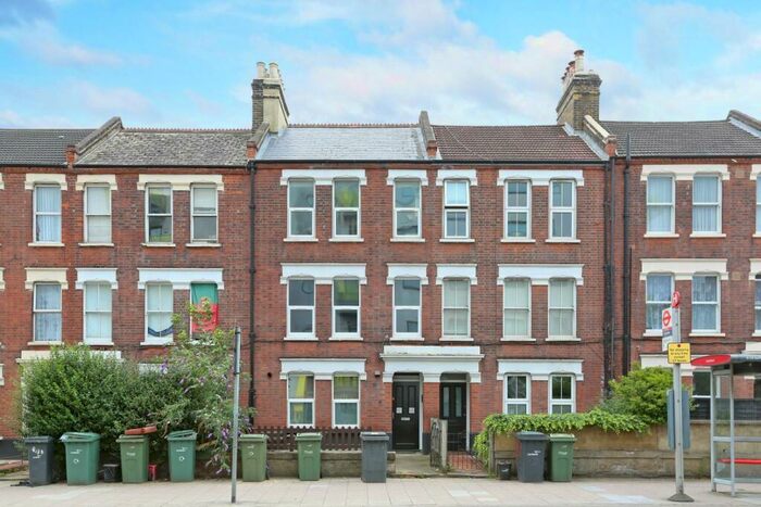 2 Bedroom Flat To Rent In Coldharbour Lane, London, SE5