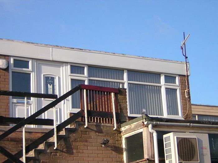 2 Bedroom Flat To Rent In Barnett Lane, Kingswinford, DY6