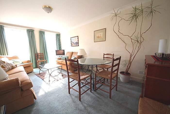 2 Bedroom Flat For Sale In Regency Street, Westminster, London, SW1P