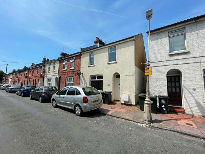 2 Bedroom End Of Terrace House To Rent In Melbourne Road, BN22