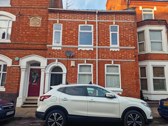 1 Bedroom Flat For Sale In Colwyn Road, Northampton, NN1