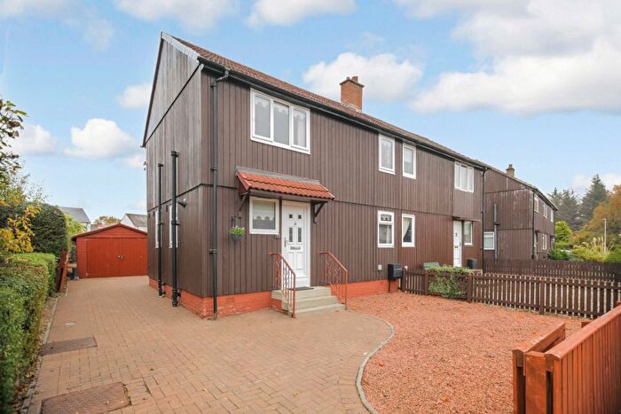 3 Bedroom Semi Detached House For Sale In Chapelton Drive, Polbeth, West Calder, EH55