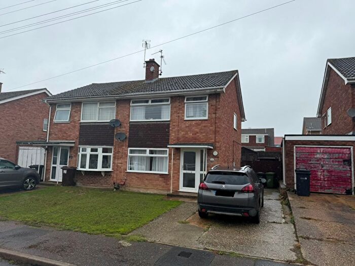 3 Bedroom Semi-Detached House To Rent In Russett Close, King's Lynn, PE30