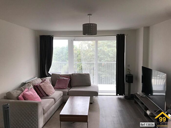 2 Bedroom Flat To Rent In Cunard Square, Chelmsford, Essex, CM1