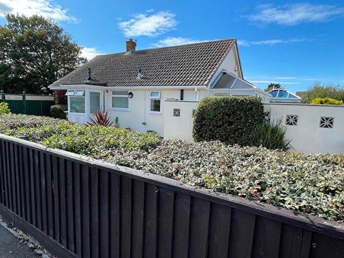 2 Bedroom Detached Bungalow For Sale In Steart Close, Burnham-On-Sea, TA8