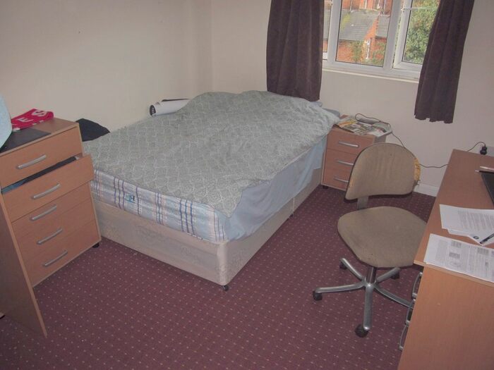 6 Bedroom Terraced House To Rent In Blenheim Road, Reading, RG1