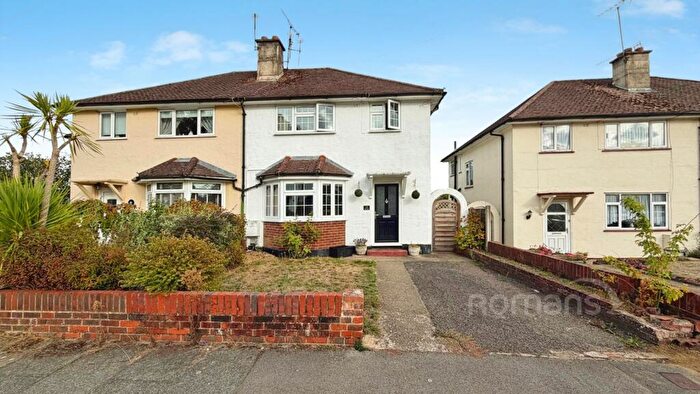 3 Bedroom Semi-Detached House For Sale In Ainger Close, Aldershot, Hampshire, GU12