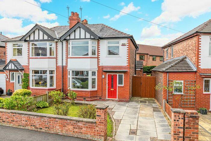 3 Bedroom Semi-Detached House To Rent In Windsor Drive, Grappenhall, Warrington, WA4