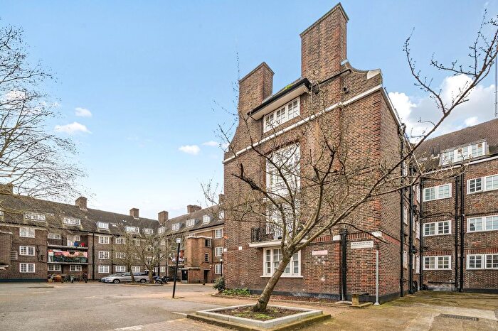 2 Bedroom Flat For Sale In Riverside Gardens, Hammersmith, W6