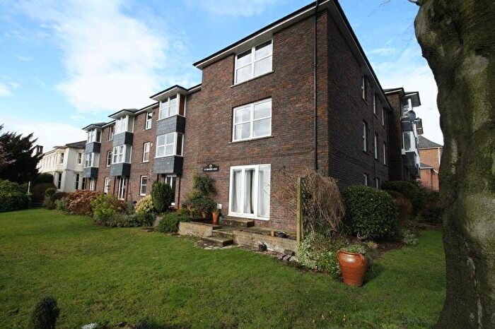 2 Bedroom Flat To Rent In Harlow Road, High Wycombe, HP11