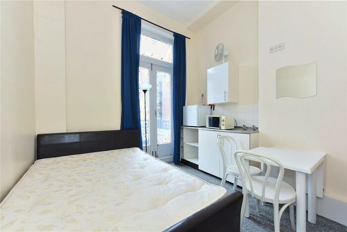 Studio To Rent In Castletown Road, West Kensington, London, W14