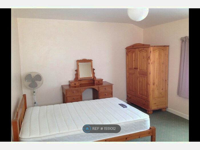 1 Bedroom Flat To Rent In Woodfield Terrace, Thornwood Near Epping, CM16