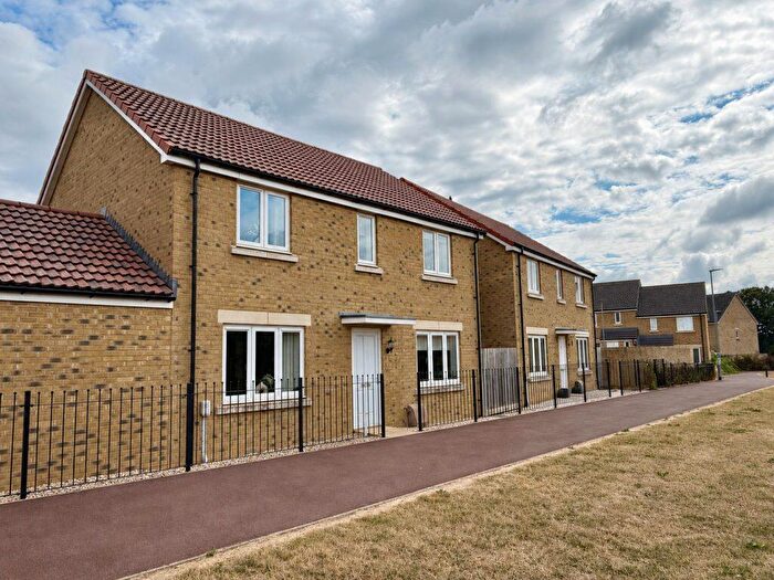 4 Bedroom Detached House For Sale In Lapwing Close, Yeovil, Somerset, BA22