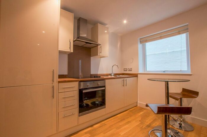 Studio To Rent In Victoria Road, Swindon, SN1