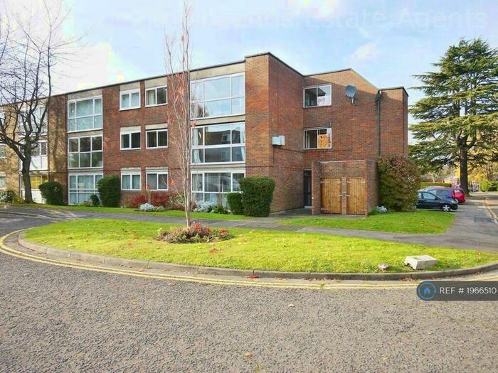 2 Bedroom Flat To Rent In Hawkesworth Close, Northwood, HA6