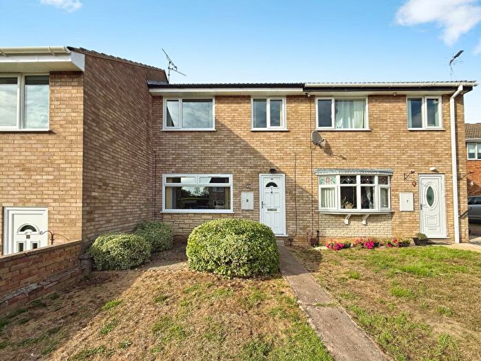3 Bedroom Terraced House For Sale In Clare Close, Lincoln, Lincolnshire, LN5