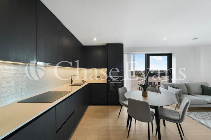 2 Bedroom Flat To Rent In Hewson Way, London, SE17