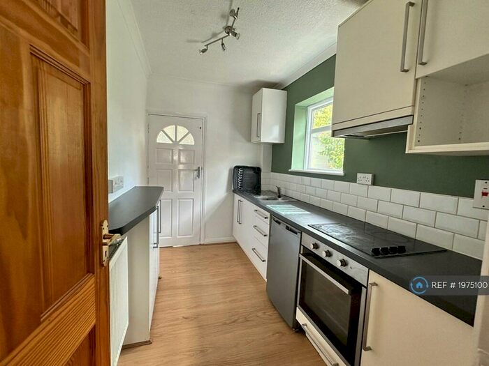 4 Bedroom Semi-Detached House To Rent In Alan Moss Road, Loughborough, LE11