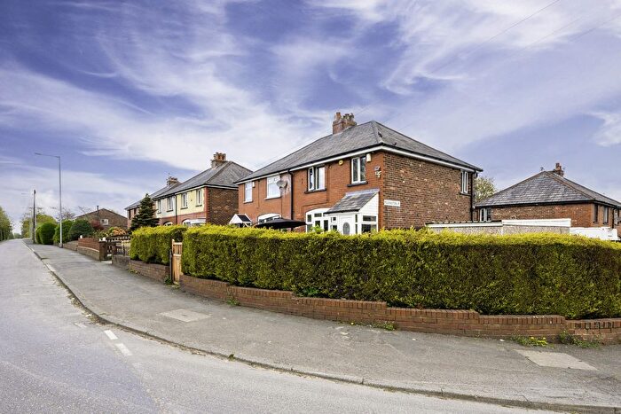 3 Bedroom Semi Detached House For Sale In Springfield Road, Bolton, BL4