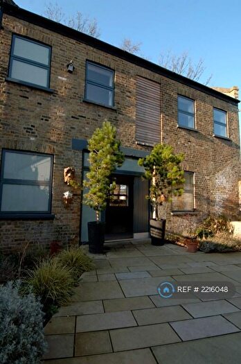 2 Bedroom Detached House To Rent In The Annex, London, SE18