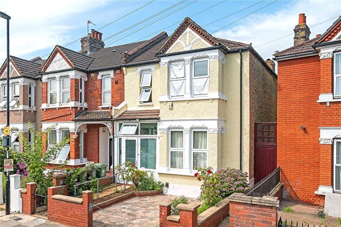 3 Bedroom End Of Terrace House For Sale In Birkhall Road, London, SE6