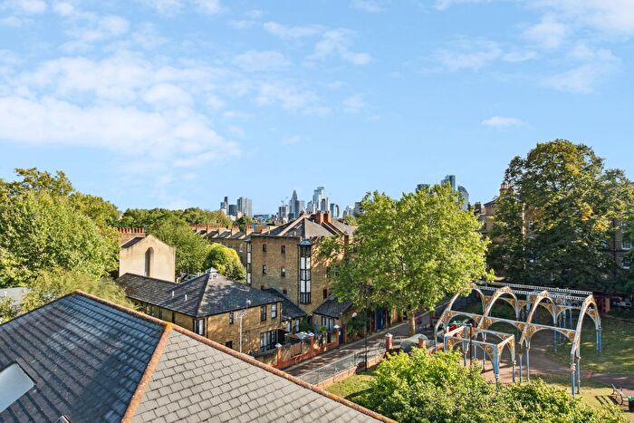 3 Bedroom Flat To Rent In Melville Place, Islington, N1