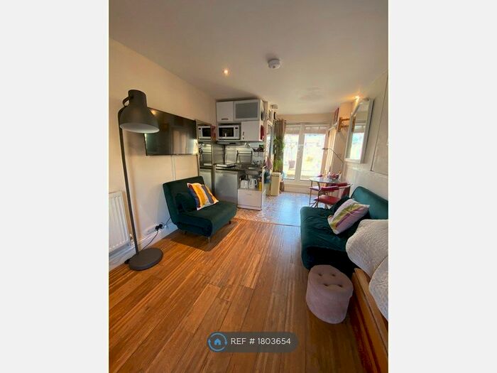 1 Bedroom Flat To Rent In Little Western Street, Brighton, BN3