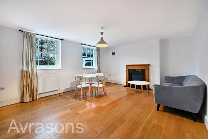 2 Bedroom Flat To Rent In Clapham Road, Oval, SW9