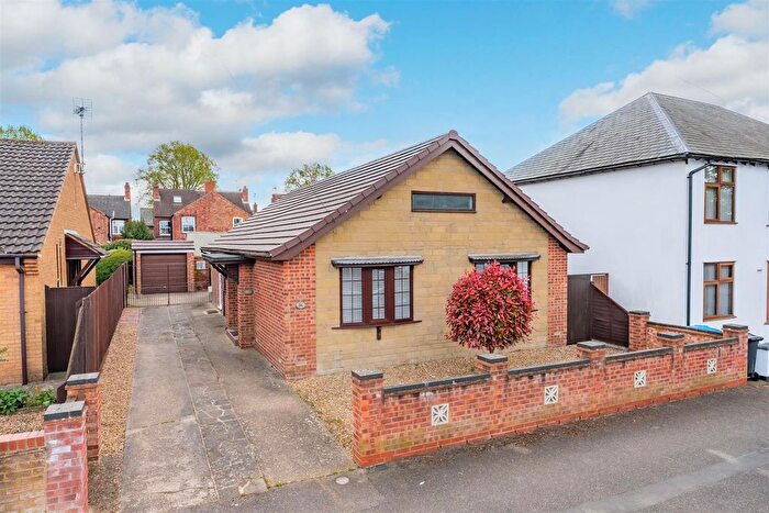 3 Bedroom Detached Bungalow For Sale In , Neale Avenue, Kettering, NN16