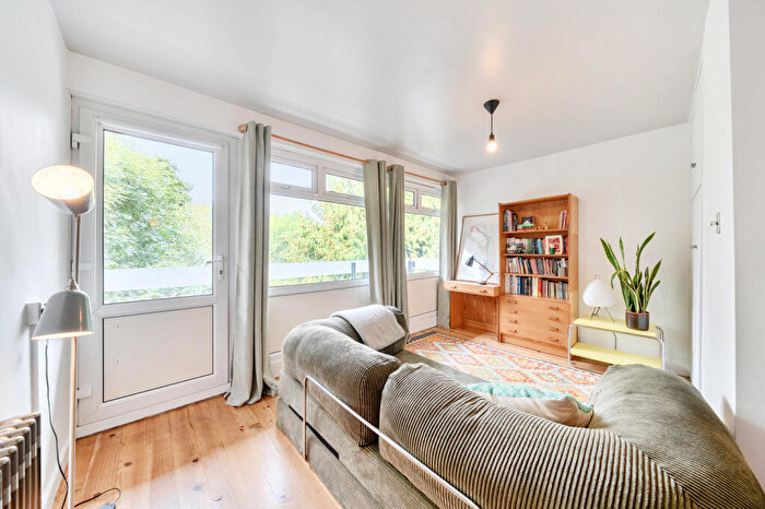 1 Bedroom Apartment For Sale In Sydenham Hill, London, SE23
