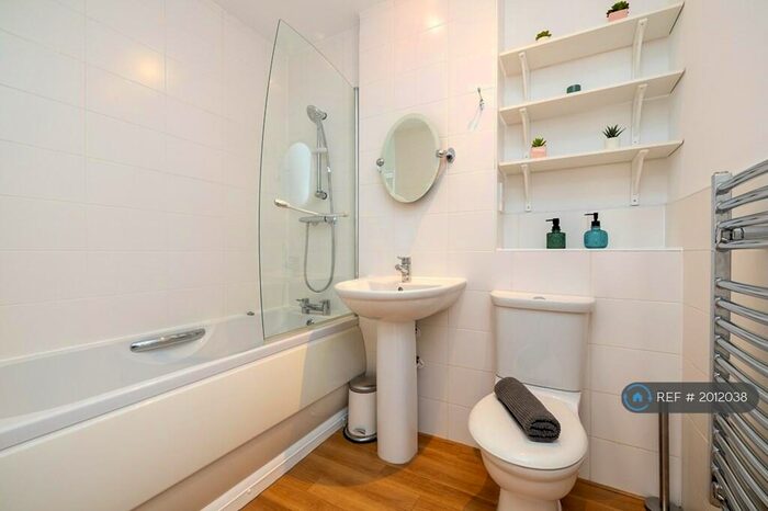 1 Bedroom Flat To Rent In Saints House, Solihull, B91