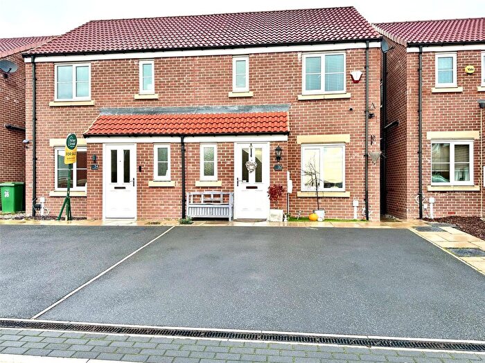 3 Bedroom Semi Detached House For Sale In Limestone Road, Wakefield, West Yorkshire, WF1