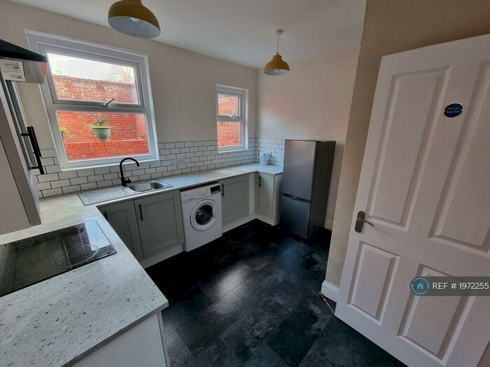 2 Bedroom Flat To Rent In Greenbank Road, Darlington, DL3