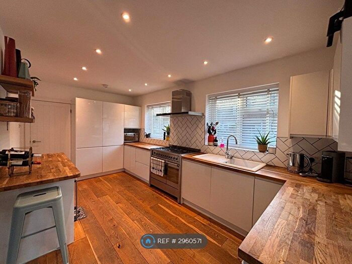 4 Bedroom Bungalow To Rent In Colin Close, West Wickham, BR4