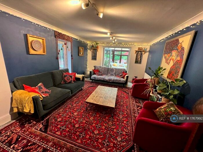 6 Bedroom Detached House To Rent In Kings Green, Daventry, NN11