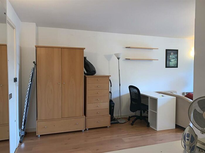 Studio To Rent In Deals Gateway, London, SE13