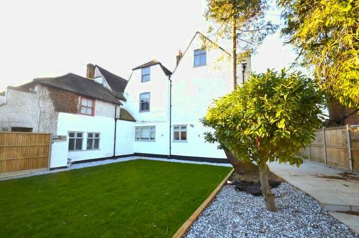 3 Bedroom Flat To Rent In Ferry Lane, Laleham, Staines-Upon-Thames, TW18