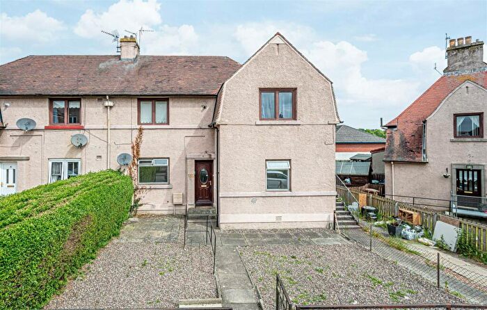 3 Bedroom Flat For Sale In Burns Street, High Valleyfield, KY12