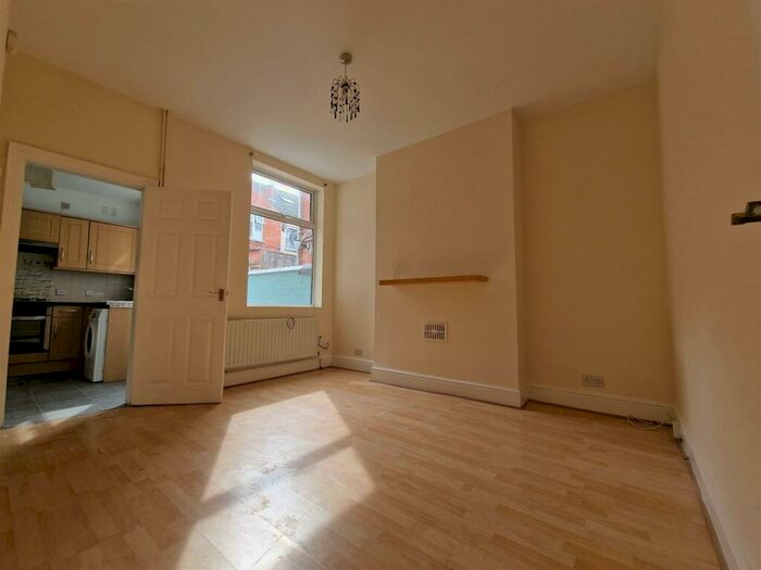 3 Bedroom Terraced House To Rent In Birrell Road, Forest Fields, Nottingham, NG7