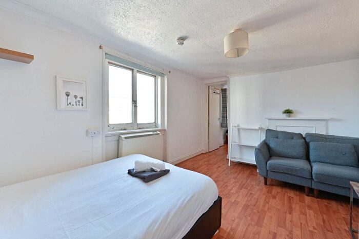Studio To Rent In Upper Montagu Street, Marylebone, London, W1H