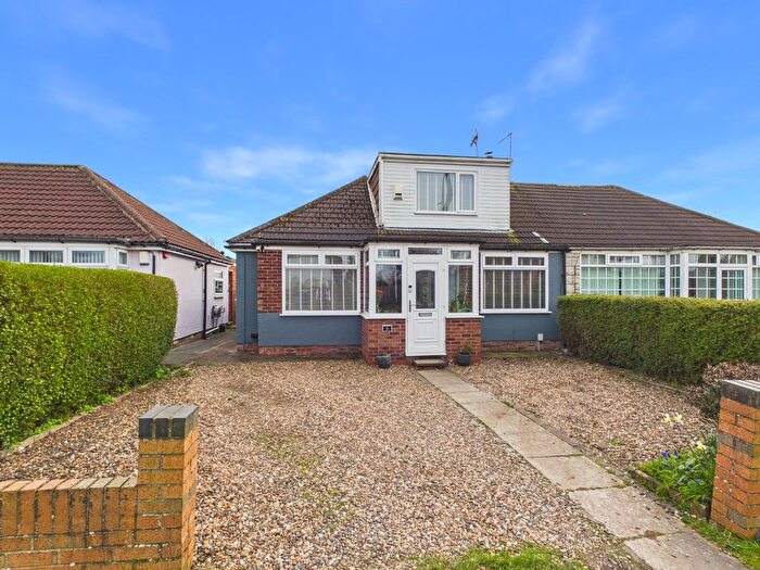3 Bedroom Semi Detached House For Sale In Thearne Lane, Woodmansey, Beverley, HU17