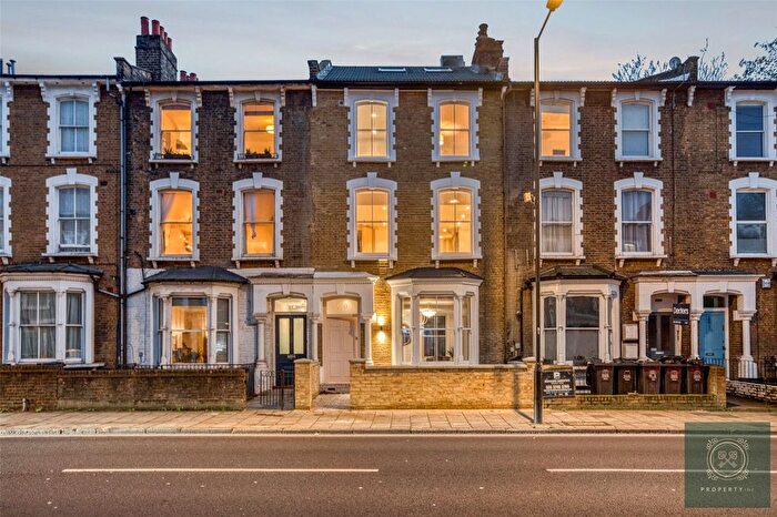 4 Bedroom Terraced House For Sale In Graham Road, London, E8