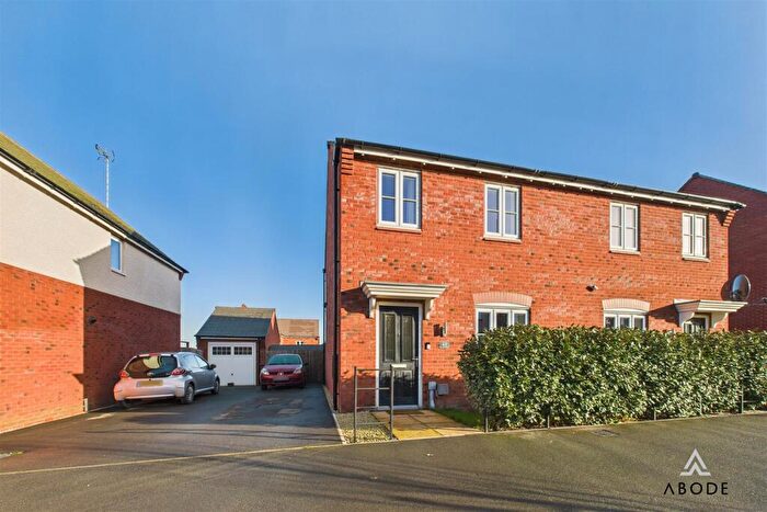 3 Bedroom Semi-Detached House For Sale In Stirling Road, Woodville, Swadlincote, DE11