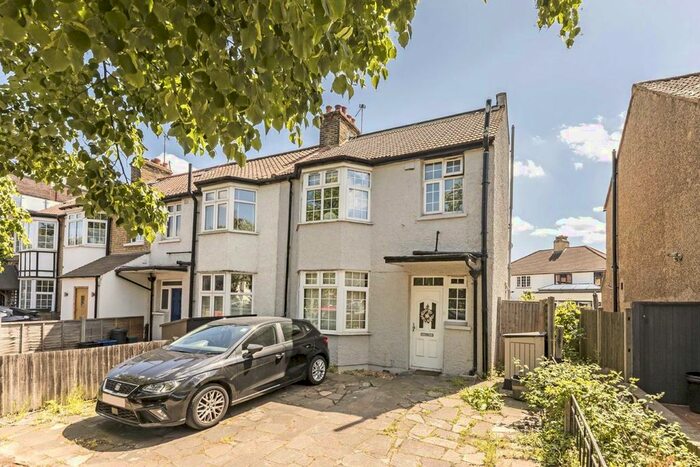 4 Bedroom Property To Rent In Lower Richmond Road, Kew, Richmond, TW9