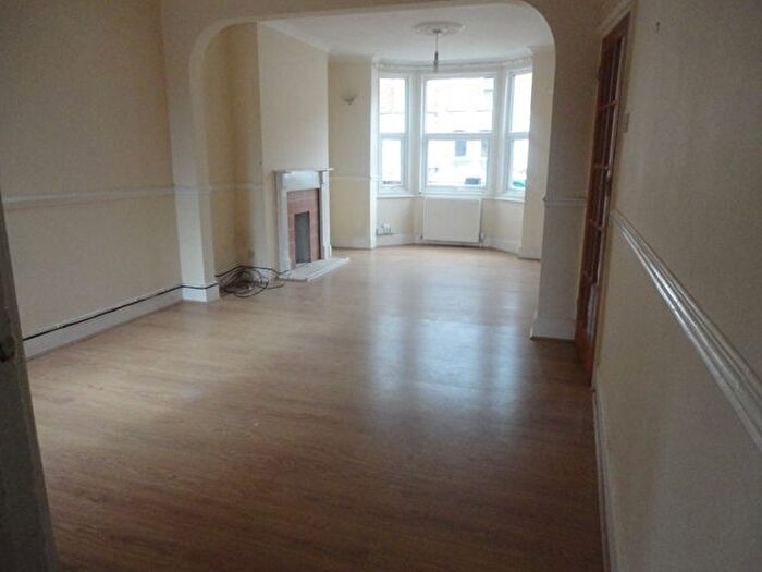4 Bedroom Terraced House To Rent In Churchville Road, Bedford, MK42