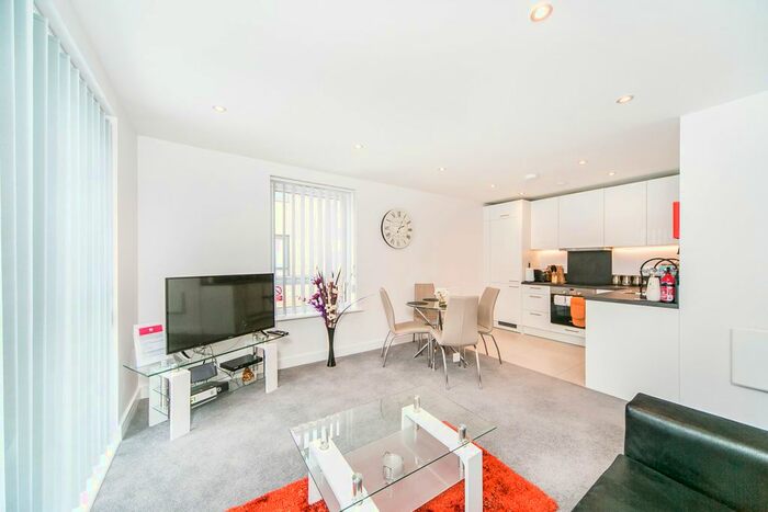 1 Bedroom Flat To Rent In Drake Way, Reading, RG2