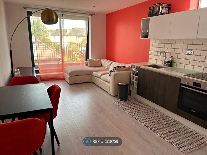 1 Bedroom Flat To Rent In Grove Lodge, Thornton Heath, CR7